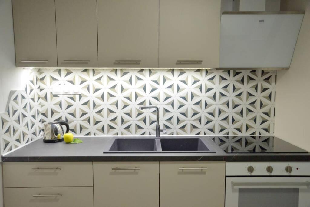 אדאמאס Alisahni Apartment מראה חיצוני תמונה
