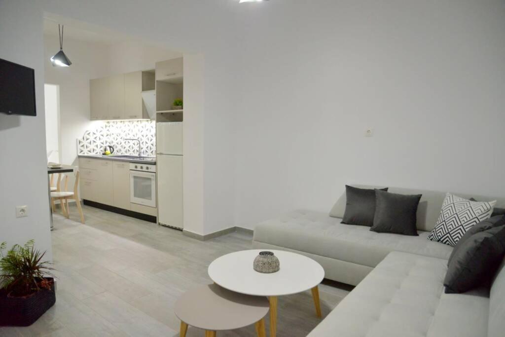 אדאמאס Alisahni Apartment מראה חיצוני תמונה