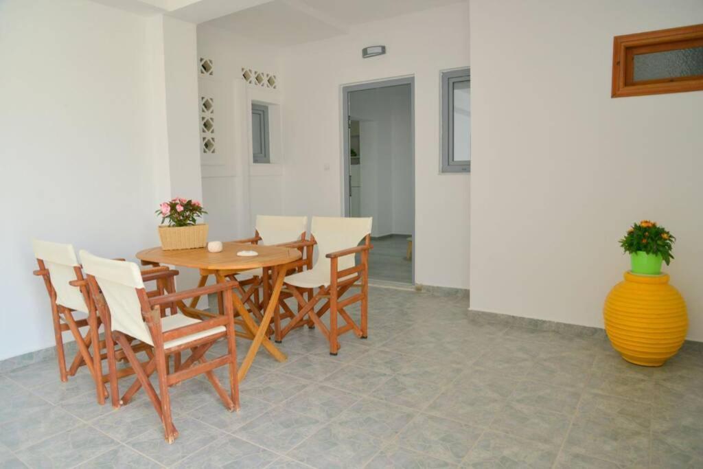 אדאמאס Alisahni Apartment מראה חיצוני תמונה